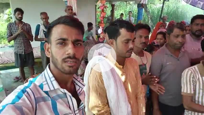 आज ग्राम पंचायत कांधी में दुर्गा पूजा की आखरी आरती कराई गई #fatehpur #kandhi @dheerajpatel05