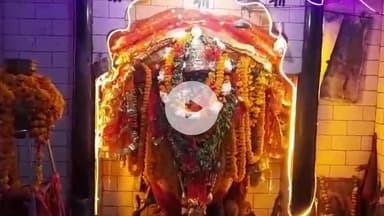 जौनपुर: मां आद्या शक्ति दक्षिणा काली मंदिर में नवमी पर हुआ हवन-पूजन