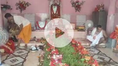 झाझा: रेलवे इंडियन इंस्टीट्यूट में महानवमी पर कन्या का भोज कराया गया