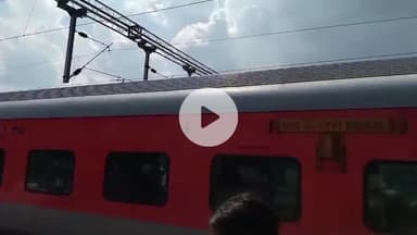 कांके: बैंगलोर से दुर्गा पूजा मनाने चतरा लौट रही गर्भवती महिला की ट्रेन में मौत, हटिया स्टेशन पर कोहराम