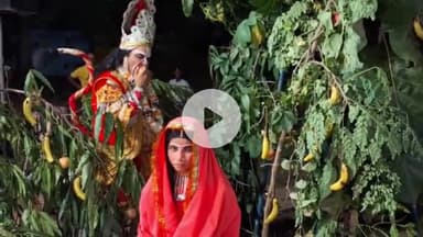 गाज़ीपुर: गाजीपुर की चलायमान रामलीला में उमड़ा आस्था का सैलाब, लंका दहन का दृश्य देख दर्शक हुए भावुक