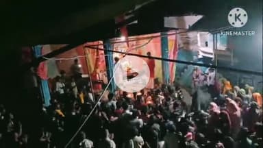 बटियागढ़: आलमपुर में दुर्गा आरती के दौरान सांडों का उत्पात, सोशल मीडिया पर वीडियो वायरल