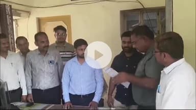 चूरू: मंत्रालयिक कर्मचारियों ने सहायक अभियंता कार्यालय में एईएन को सौंपा ज्ञापन, 15 अक्टूबर को धरने की दी चेतावनी