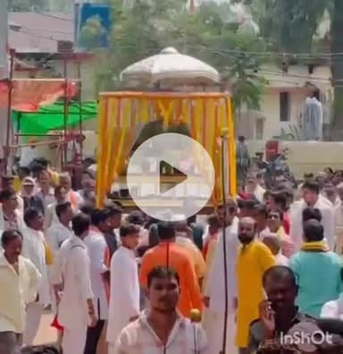 छुरा: माता शीतला के जयकारों से गूंज उठा छुरा नगर, भव्य शोभायात्रा के साथ संपन्न हुआ जवारा विसर्जन उत्सव