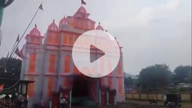 झाझा: महानवमी पर बारिश ने झाझा नगर क्षेत्र में दुर्गापूजा की रौनक को फीका किया, श्रद्धालु हुए तितर-बितर