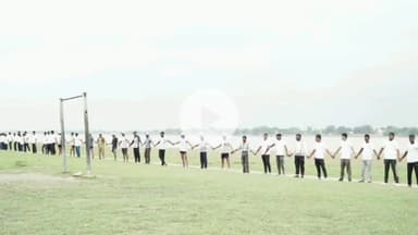 बक्सर: बक्सर में गंगा तट पर “स्वच्छता ही सेवा” कार्यक्रम, डीएम की मौजूदगी में युवाओं ने गंगा स्वच्छता का संकल्प लिया