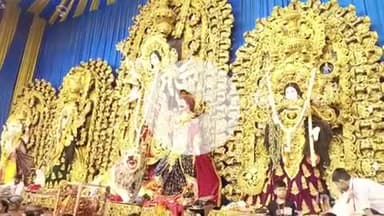 आरा: आरण्य देवी मंदिर के समीप मां दुर्गा की प्रतिमा बनी आकर्षण का केंद्र, श्रद्धालुओं की उमड़ी भीड़