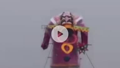 पटना ग्रामीण: तेज बारिश से गांधी मैदान में रावण का 'सिर झुका', आयोजक दहन की तैयारी में जुटे