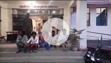 कहरा: उत्पाद पुलिस ने छापेमारी कर 2 शराबियों व 3 कारोबारियों को किया गिरफ्तार, सहरसा कोर्ट में पेश कर आगे की कार्रवाई में जुटी