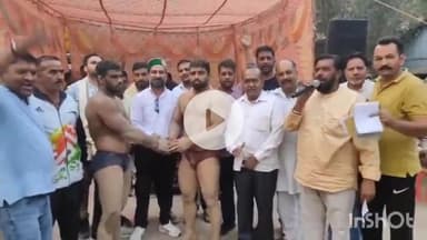 कंडाघाट: दशहरे के मौके पर कंडाघाट के पड़ाव मैदान में मेले का आयोजन, दंगल रहा आकर्षण का केंद्र