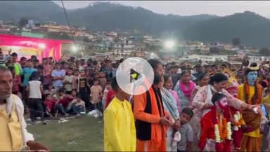 पुरोला: खेल मैदान पुरोला में विजयदशमी का पर्व हर्षोल्लास के साथ मनाया गया, रावण का पुतला दहन कर सत्य की जीत का जश्न मनाया गया