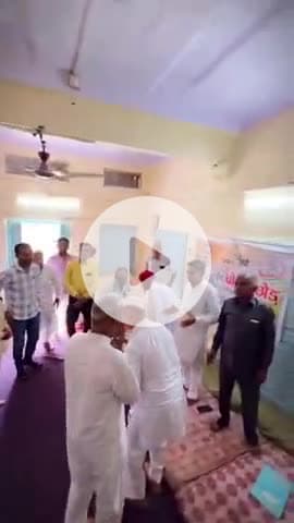 बाड़मेर: कांग्रेस कार्यालय में महात्मा गांधी जी की जयंती पर श्रद्धांजलि सभा का आयोजन, पूर्व विधायक मेवाराम रहे उपस्थित