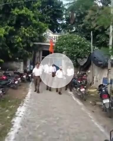 बिल्हौर: आरएसएस के जिला संगठन के 100 वर्ष पूरे होने पर पथ संचलन में भारी पुलिस फोर्स रहा मौजूद