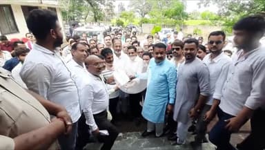 जैसीनगर: जिला क्षत्रिय समाज ने जैसीनगर का नाम बदलने के विरोध में मुख्यमंत्री के नाम थाना प्रभारी को सौंपा ज्ञापन