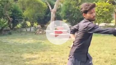 मुरादाबाद: विजयदशमी के मौके पर बजरंग दल के कार्यकर्ताओं ने किया शस्त्र पूजन