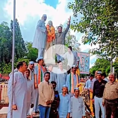 राष्ट्रपिता महात्मा गांधीजी एवं भारत के पूर्व प्रधानमंत्री लाल बहादुर शास्त्रीजी की जयंती के अवसर पर, आज महू में कांग्रेस परिवार के साथ श्रद्धापूर्वक स्मरण कर पुष्पांजलि अर्पित की। #AdvPuneetsharma_209 #Indore #Mhow #Dhar #Congress