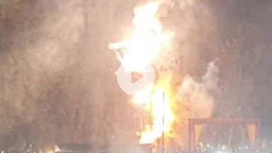 रामपुर: गुरूवार को उत्सव पैलेस रामलीला मैदान में दशहरे पर आयोजित रावण दहन समारोह में विधायक आकाश सक्सेना शामिल हुए