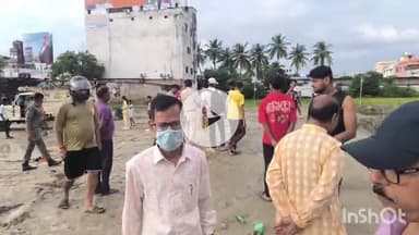 मुशहरी: मुजफ्फरपुर में दशहरा पर श्रद्धालु शहर के चार कृत्रिम घाटों पर दुर्गा जी की मूर्तियों का विसर्जन कर रहे हैं