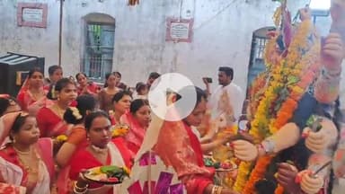 खंडवा नगर: बंगाली स्वर्णकार समाज ने खेला सिंदूर खेला