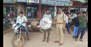 बेमेतरा: बेमेतरा जिला के विभिन्न थाना व चौकी की पुलिस ने मोटर व्हीकल एक्ट के तहत 10 वाहन चालकों पर की चालानी कार्रवाई