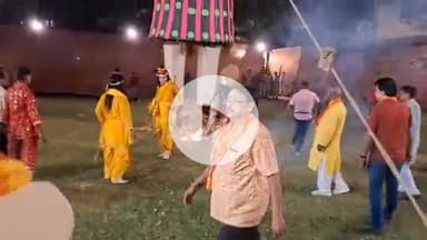 मुरादाबाद: मुरादाबाद में 100 फीट के रावण सहित सभी रावण के पुतलों का किया गया दहन, बड़ी संख्या में लोग देखने पहुंचे