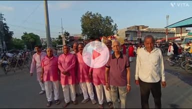 बांसवाड़ा: शहर के रघुनाथ मंदिर से भगवान राम की शोभायात्रा निकालकर कॉलेज मैदान में दशहरा महोत्सव का किया गया आयोजन