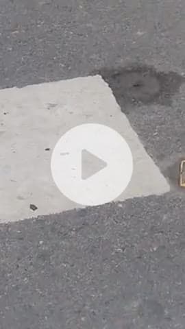 सड़क पर लगे reflector निकलने के बाद गाड़ियां हो रही पंचर  #publicsafety @nitingadkari897 #NHI