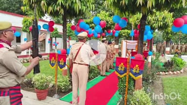 हरदोई: गांधी एवं शास्त्री जी की जयंती पर श्रद्धा सुमन पुष्प अर्पित कर एसपी ने राष्ट्रीय ध्वज फहराया