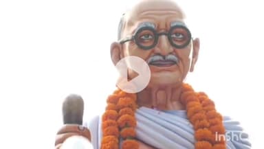 देहरादून: सीएम धामी ने गांधी पार्क में गांधी जयंती पर राष्ट्रपिता को श्रद्धांजलि दी