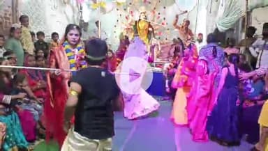 सासाराम: सासाराम में दशहरा के अवसर पर निकली झांकी