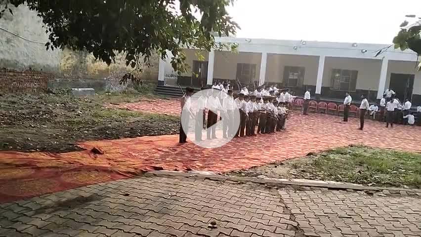 बुराई पर अच्छाई की जीत का पर्व मनाते हुवे शिव मंदिर में  हटवाला गांव में