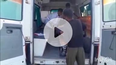 बिधूना: ऐरवाकटरा क्षेत्र के बिधूना किशनी मार्ग पर सड़क हादसे में दो लोग घायल, स्वास्थ्य केंद्र में कराया गया भर्ती