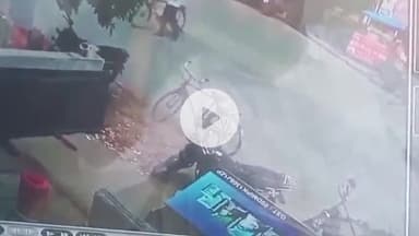 शाहबाद: नवीन मंडी के सामने से नाबालिग साइकिल चोर साइकिल लेकर भागा, सीसीटीवी कैमरे में कैद