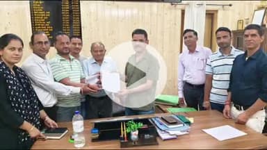 पुरोला: मनरेगा कर्मचारी अपनी दो सूत्रीय मांगों को लेकर 6 अक्टूबर से करेंगे आंदोलन, पुरोला में सौंपा ज्ञापन