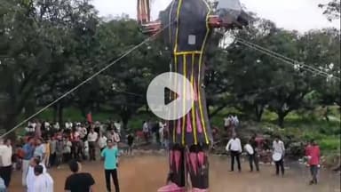 नौगावां सादात: नौगांवा में हिंदू-मुस्लिम एकता की मिसाल के साथ मुस्लिम भाइयों ने धूमधाम से रावण का किया दहन