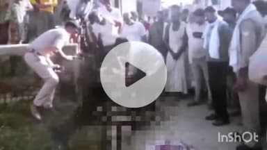 बहराइच: रायपुर कबुला में सड़क किनारे नाली के पास मिला युवक का शव, पुलिस जांच में जुटी, फोरेंसिक टीम ने की जांच