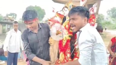 गोपद बनास: बारिश के बीच सीधी जिले में विभिन्न स्थानों पर माँ दुर्गा की प्रतिमाओं का किया गया विसर्जन