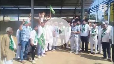 तोशाम: तोशाम में इंडियन नेशनल लोकदल का प्रदर्शन, अनाज मंडी में किसानों की फसल नहीं खरीदने पर जताया विरोध