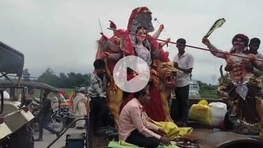 नबीनगर: प्रखंड क्षेत्र में शांति एवं सौहार्दपूर्ण माहौल में दशहरा पर्व सम्पन्न, कड़ी सुरक्षा के बीच हुआ मूर्ति का विसर्जन