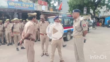 फरेंदा: कोल्हुई क्षेत्र में प्रतिमा विसर्जन के दौरान तैनात रही पुलिस फोर्स, एडिशनल एसपी ने किया जायजा