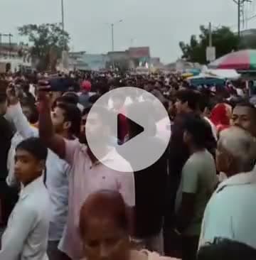 सलेमपुर में विसर्जन के दौरान उमड़ा आस्था का जनसैलाब।  #दुर्गा_पूजा