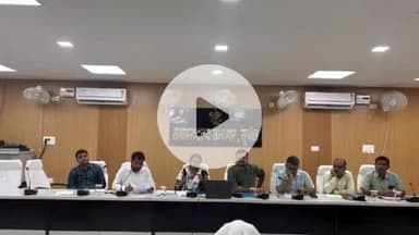 सुपौल: समाहरणालय स्थित लहटन चौधरी सभागार भवन में जिला स्तरीय सीएपीएफ कोषांग की बैठक आयोजित