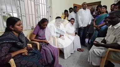 காங்கேயம்: கரூர் தவெக பிரச்சாரக் கூட்ட நெரிசலின் போது உயர்நீத்த வெள்ளகோவில் பகுதியைச் சேர்ந்தவர்களுக்கு காங்கிரஸ் கட்சியினர் நிவாரண நிதியை வழங்கினர்