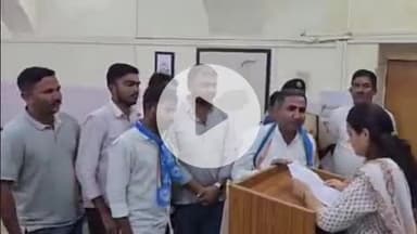 बाड़मेर: प्रदेशाध्यक्ष विनोद जाखड़ की रिहाई की मांग को लेकर बाड़मेर में NSUI ने किया प्रदर्शन