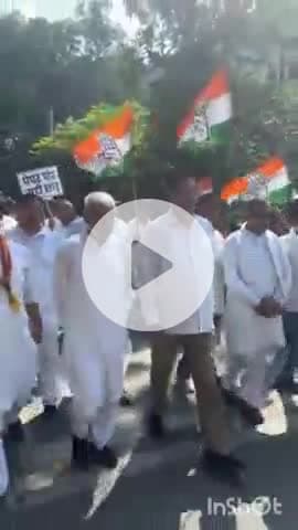 चकराता: पेपर लीक मामले में कांग्रेस ने किया सीएम आवास की ओर कूच, चकराता के विधायक प्रीतम सिंह भी प्रदर्शन में शामिल हुए