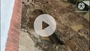 खुरई: दीन दयाल पार्क के पास सीवर लाइन की खुदाई में टूटी पानी की पाइप लाइन, बिना मरम्मत काम बंद