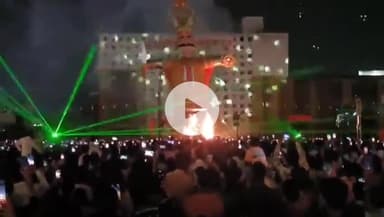 कानपुर: परेड स्थित रामलीला ग्राउंड में 90 फ़ीट रावण के पुतले का दहन किया गया, जय श्री राम के जयकारों से गूंज उठा ग्राउंड