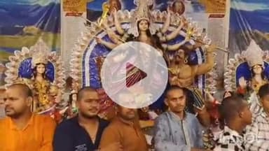चकाई: गोला चकाई के सार्वजनिक दुर्गा मंदिर में उमड़ा श्रद्धालुओं का सैलाब