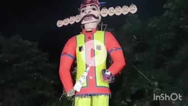 धरमपुरी: दशहरा मैदान में 44वें वर्ष रावण दहन, हजारों लोग मौजूद, गले मिलकर दी बधाई