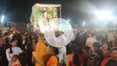 झाझा: झाझा में देर रात तक मां दुर्गा प्रतिमाओं का विसर्जन चलता रहा